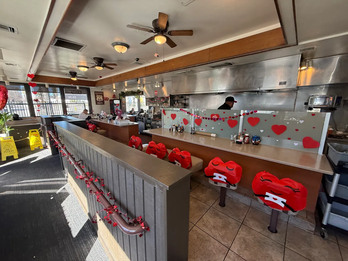 Cheliz Restaurant (San Bernardino) business photo