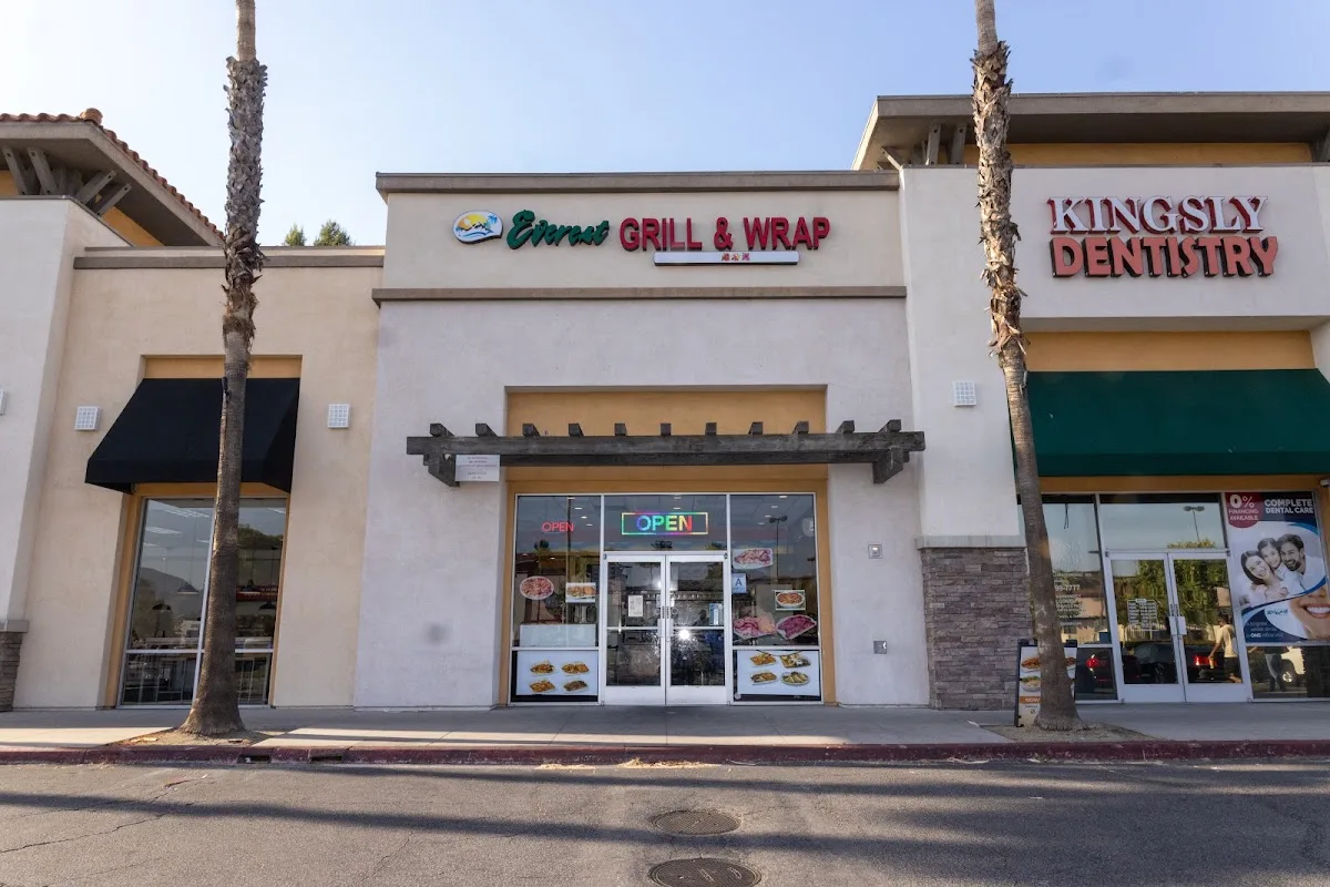Everest Grill & Wrap business photo